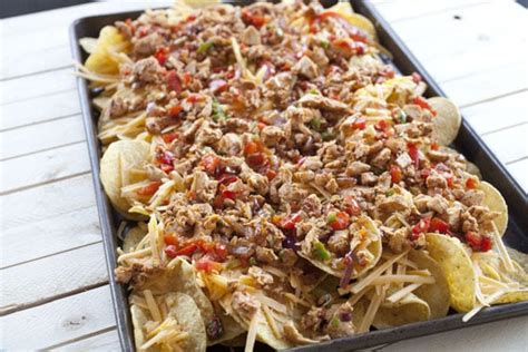 Chicken Fajita Nachos Recipe ~ Macheesmo