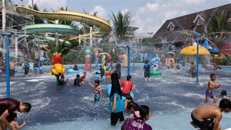 Wisata Air Merci Themepark Dipadati Ribuan Pengunjung Pada Hari Keempat