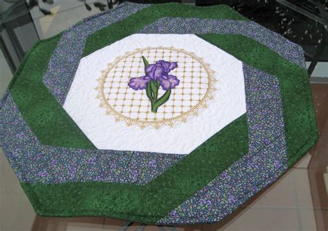 Vicki's Fabric Creations: Hexagonal/Octagonal Swirly Table Topper-Tutorial Uploaded