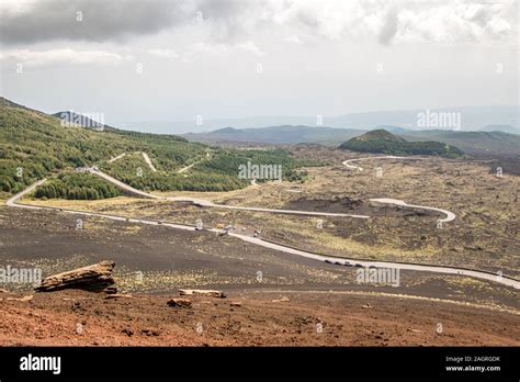 Uno De Los Volcanes M S Activos Del Mundo El Monte Etna Es