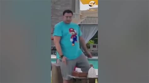 زئرو كائن مقزز🤣🤣شوف عمل إيه في حمام السباحة Shorts بنكالحظ Youtube