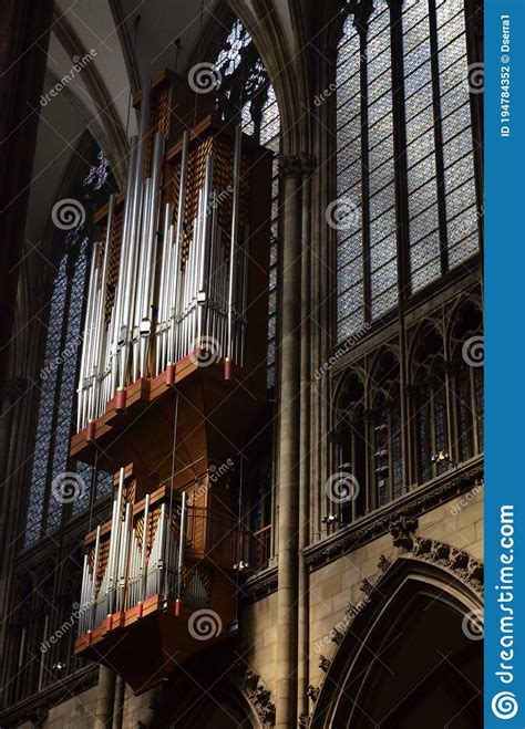 órgão De Tubos Dentro Da Catedral De Colônia Foto de Stock Imagem de