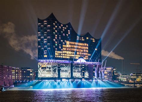 Live Visual Show For The Elbphilharmonie In Hamburg