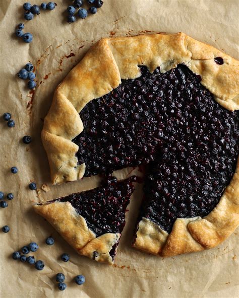 Tarte rustique aux bleuets sauvages et à la lavande Complètement Gourmand