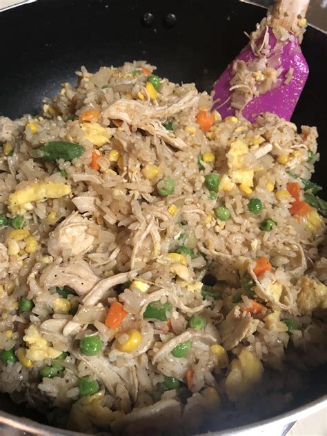 Easy Homemade Chicken Fried Rice - 216 calories per cup. Perfect for ...