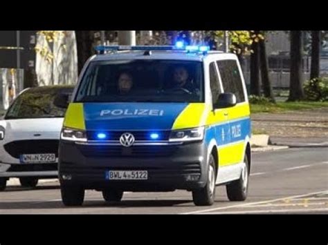 Vw T Funkstreifenwagen Polizei Stuttgart Auf Einsatzfahrt Youtube