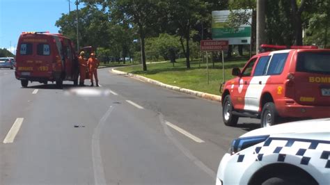 Motorista Foge Ap S Atropelar E Matar Idosa De Anos Em Bras Lia