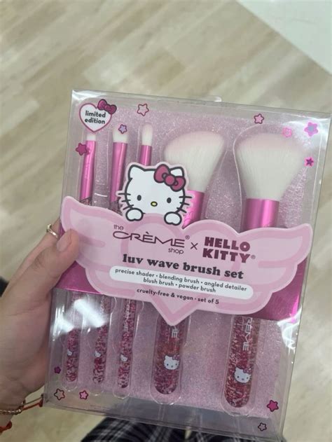 The Creme Shop Hello Kitty Luv Wave Brush Collection Versatile