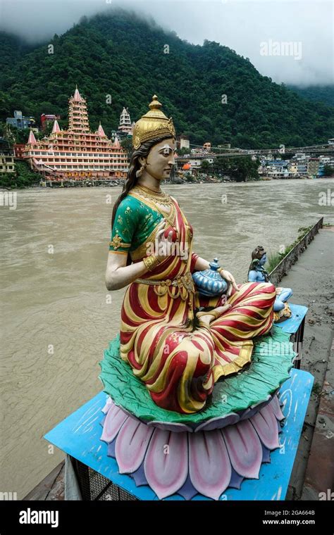 Rishikesh India July 2021 Views Of The Swarg Niwas Temple From The