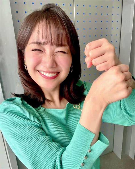 女子アナウンサーまとめさんのインスタグラム写真 女子アナウンサーまとめinstagram「 くしゃっとした清華スマイルも良い 井上