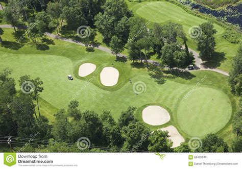 Vue Aérienne De Fairway Et De Vert De Terrain De Golf Photo stock