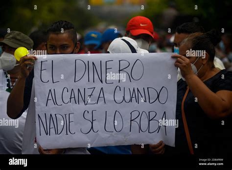 San Salvador El Salvador 28 De Octubre De 2020 Los Manifestantes