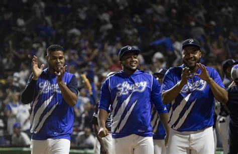 Tigres y Estrellas apagan el Cibao y avanzan a la final del béisbol en