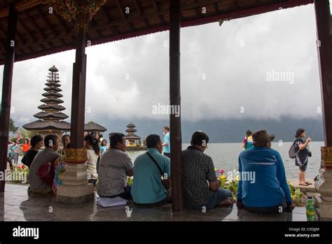 Shiva Buddhist Temple Hi Res Stock Photography And Images Alamy