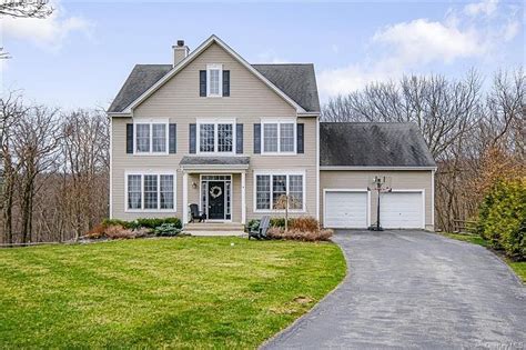 14 Waverly Court Highland Mills Ny 10930 Zillow