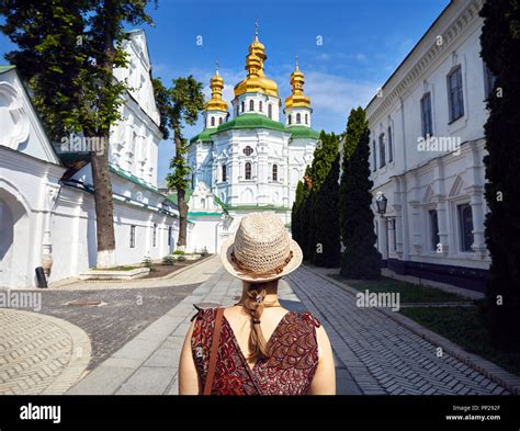 Ukraine woman traditional hi-res stock photography and images - Alamy