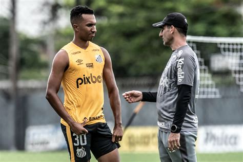 Santos anuncia novo preparador físico para 2023