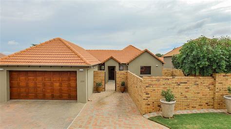 Bedroom House For Sale In Gauteng East Rand Edenvale Greenstone