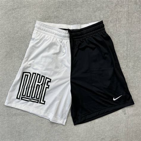 【未使用】【格安送料】新品未使用 Nike Lサイズ ナイキ ショートパンツ ハーフパンツ 半ズボン 短パン バスパン ブラック 黒 ホワイト 白 国内正規品の落札情報詳細 ヤフオク落札