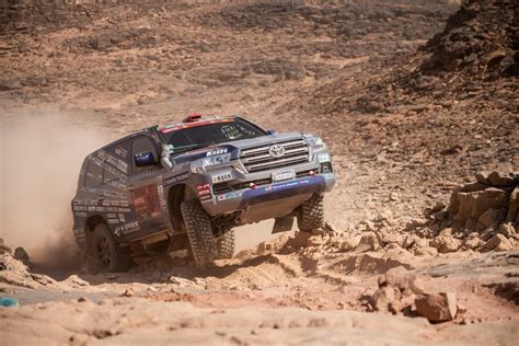 El Nuevo Toyota Land Cruiser Correr El Dakar Con Autobody