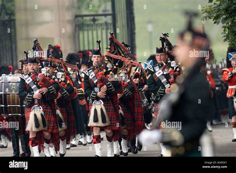 Pipes and drums hi-res stock photography and images - Alamy