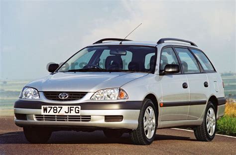 Toyota Avensis Wagon images (6 of 8)