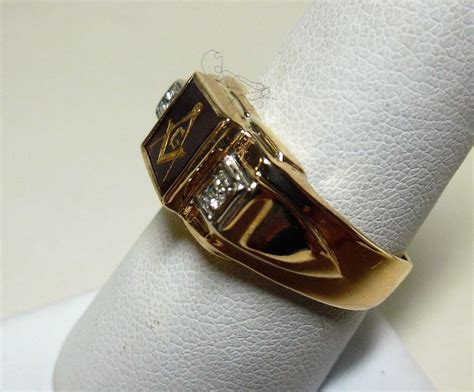 14K Yellow Gold Freemason S G Men S Ring With Red S Gem