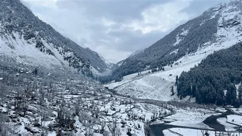 Cold Wave Intensifies In Kashmir Srinagar Records Seasons Coldest Night