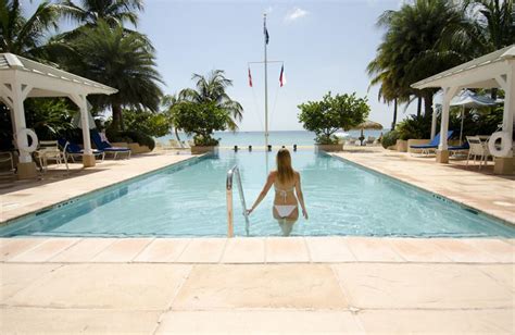 Caribbean Club (Grand Cayman, ) - Resort Reviews - ResortsandLodges.com