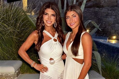 Teresa Giudice Celebrates Daughter Audriana S Golden 14th Birthday