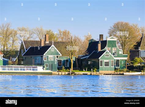 Houses Zaandijk Netherlands Fotos Und Bildmaterial In Hoher Aufl Sung