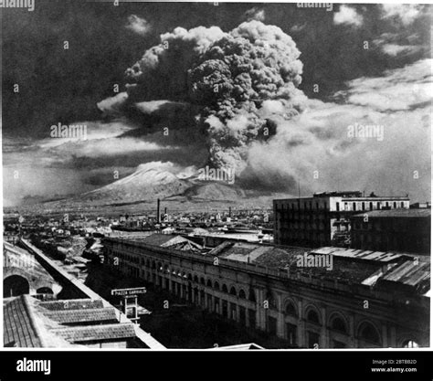 Vesuvius eruption 1944 hi-res stock photography and images - Alamy