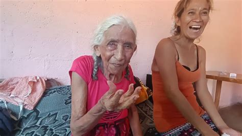 La Abuela Mela Nos Hace Morir De Risa Con Sus Bromas Es Muy Divertido