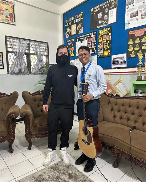 Siapa Itu Tri Adinata Guru Musik Viral Yang Ditemui Alan Walker Hingga