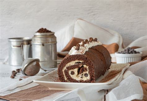 Rotolo Al Cioccolato Con Crema Al Mascarpone E Caff