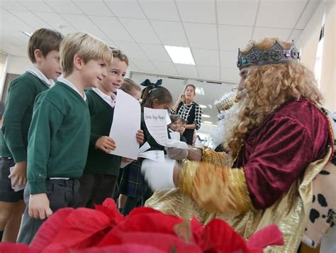 Galería fotográfica los Reyes Magos visitan Orvalle Colegio Orvalle