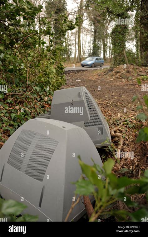 Woodland Flytipping Hi Res Stock Photography And Images Alamy