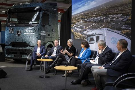 Jahre Innovation Daimler Truck Werk W Rth Feiert Meilenstein Mit