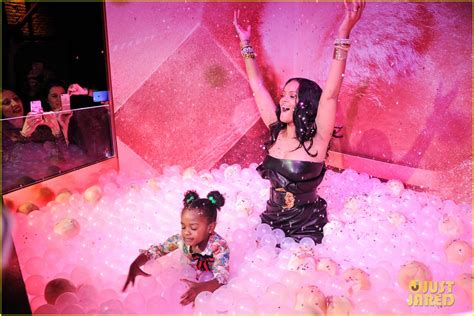 Rihanna Plays with Adorable Niece Majesty at Makeup Launch: Photo ...