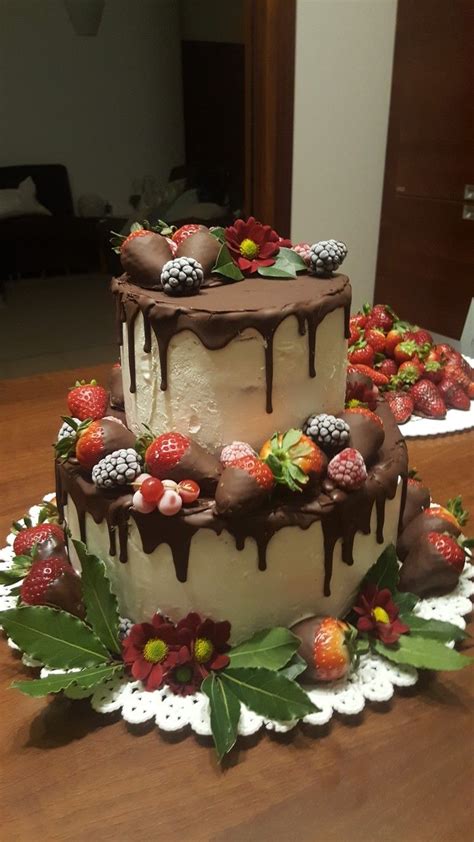 Torta Di Laurea Cioccolato E Fragole Drip Cake Graduation Cake Drip