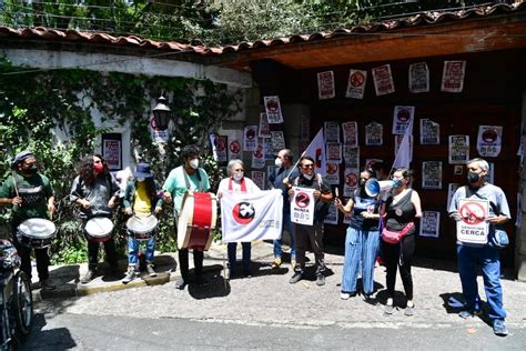 Protestan en casa del expresidente Luis Echeverría a 50 años del