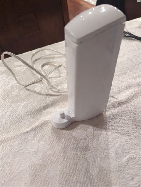 Braun electric toothbrush charger | Free Stuff | Calgary | Kijiji