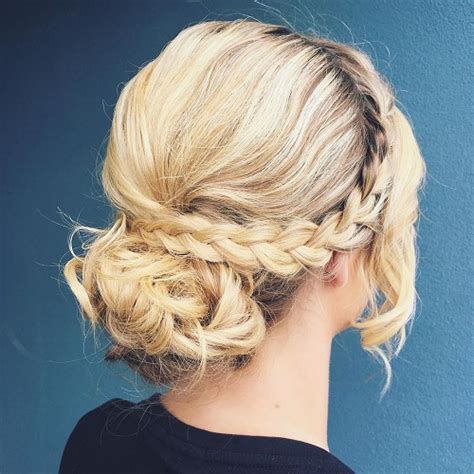 20 Lovely Wedding Guest Hairstyles