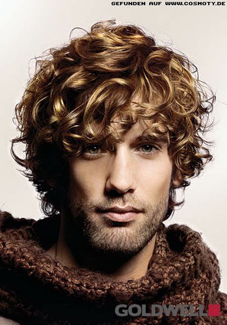 Frisur jungs locken Schönheit und Stil