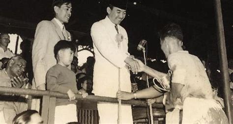 Membaca Ulang Politik Soekarno Dan Sepak Bola Sebagai Alat Perjuangan