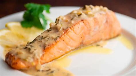 Pan Seared Salmon With Creamy Lemon Butter Sauce