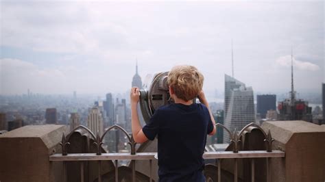 Discover spotting-new-york-city, a story-driven footage | Artlist
