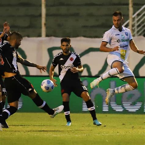 Vasco leva sufoco mas segura empate Caldense e avança na Copa do