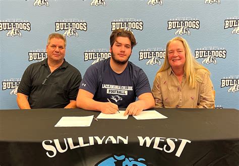 Big Fella Signs With Lackawanna Falcons Sullivan County Democrat