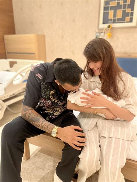 Krunal Pandya, wife Pankhuri Sharma blessed with baby boy, see cute ...